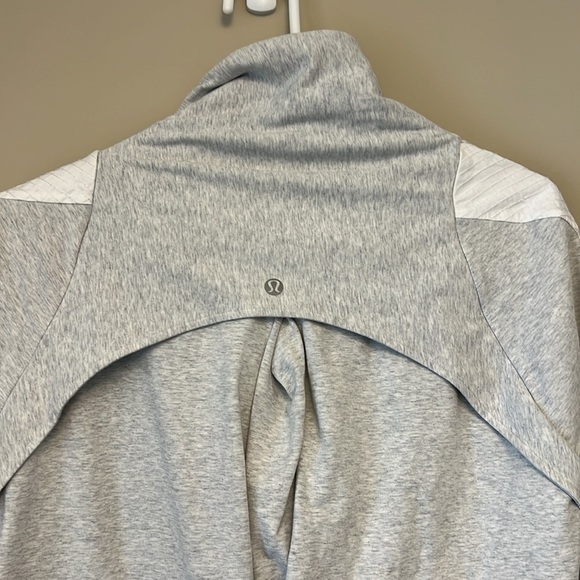 Lululemon Athletica Gray Zipper Sweater size 8 - Picture 4 of 5